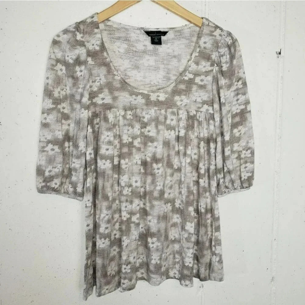 Moda International Babydoll Tunic Top Small Gray White Floral Empire Waist Boho